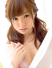 Yua Saito will make your day with this All Gravure photo gallery.